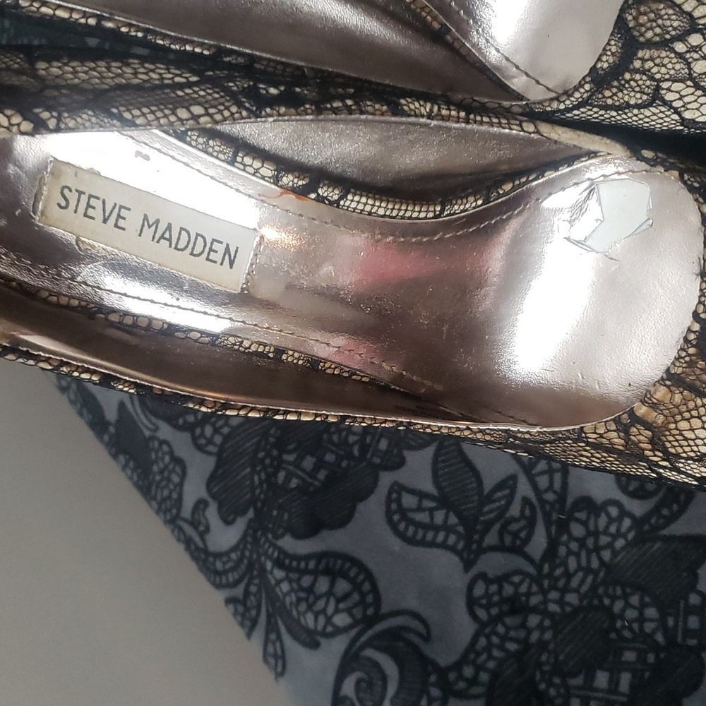 Shoes - Picture 4 of 5